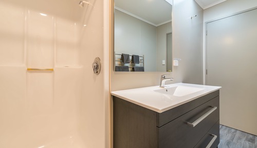 Standard Suite, 2 Bedrooms, Non Smoking, Kitchen (Lakefacing)