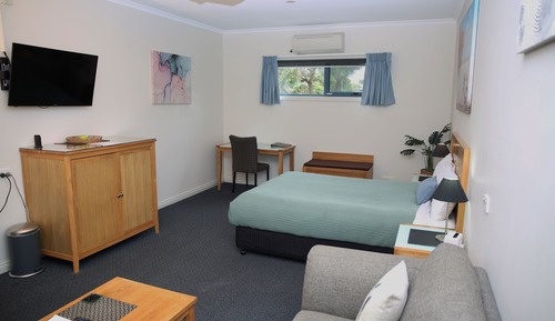 Queen Room - Single Occupancy