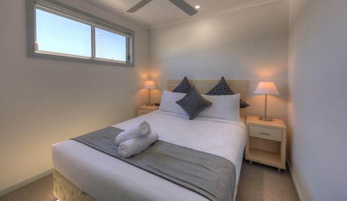 3 Bedroom Elevated Waterview Cabin