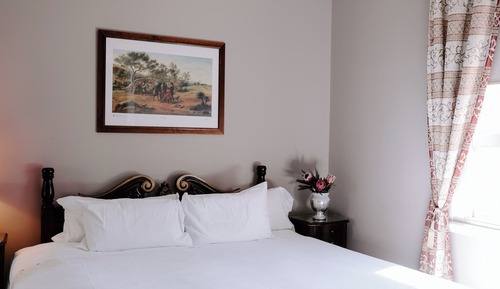 The Victorian Rooms (separate private bathroom)