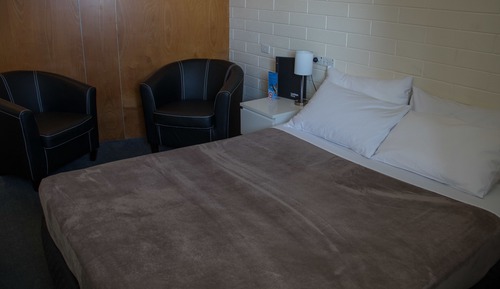 Standard Room (Queen & Single)