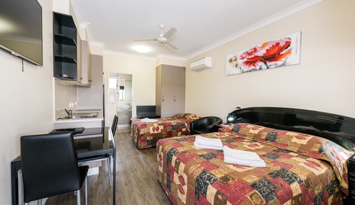 Standard Studio, Non Smoking, Kitchen (Twin Room - Min 2 nights)