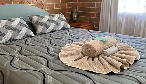 Standard Suite, 2 Bedrooms, Non Smoking, Kitchen (S/C, 2+ nights)