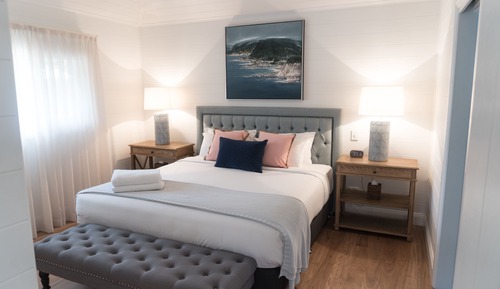Deluxe Apartment, 1 King Bed, Garden View, Mezzanine