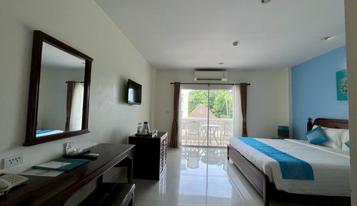 Superior Double bed with balcony (no lift building)