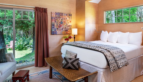 Premium Bungalow with Private Lanai (Pele)