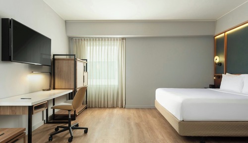 Standard Room, 1 King Bed