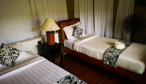 Deluxe Tent, 1 Bedroom, River View, Garden Area