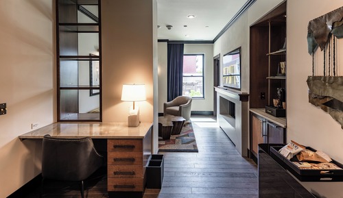 Corner Suite