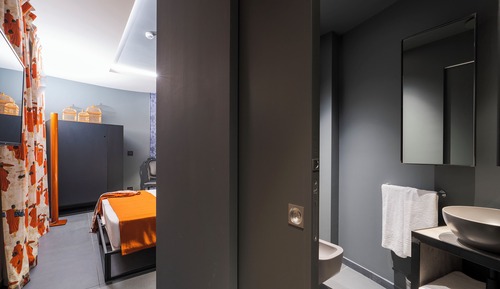 Economy Room