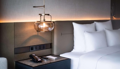 Deluxe Room, 1 King Bed, City View