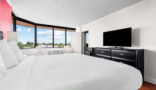Suite, 2 Double Beds, Refrigerator & Microwave, River View