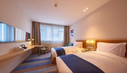 Standard Room, 1 Queen Bed