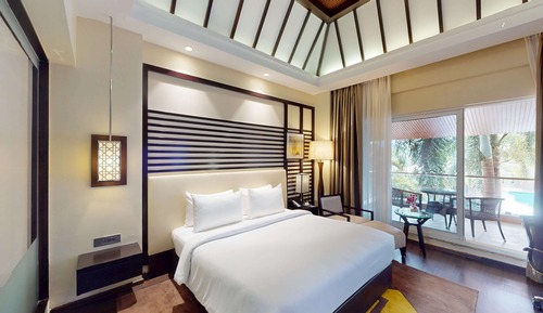 Deluxe Room (Business Class)