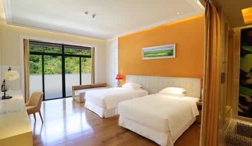 Room, 2 Double Beds, Mountain View