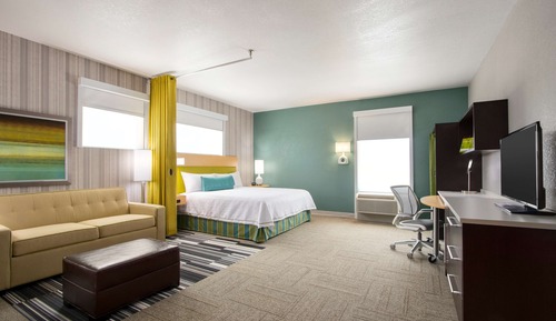 Studio, 1 King Bed, Accessible, Non Smoking (mob/hearing acc w/ bathtub)
