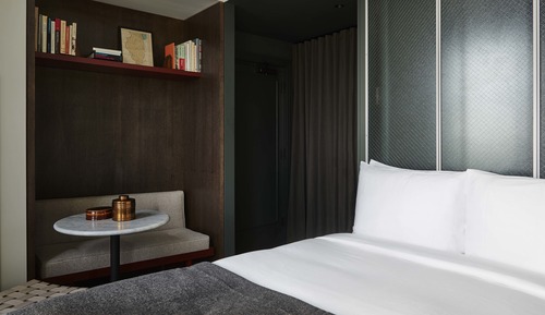 Standard Room, 1 Queen Bed
