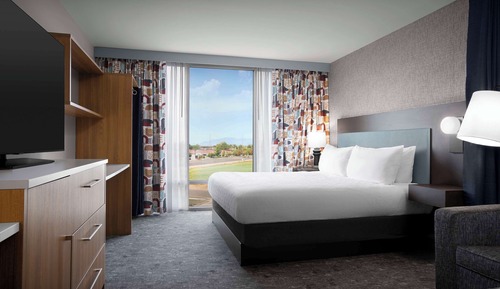 Suite, 1 King Bed, Roll-in Shower