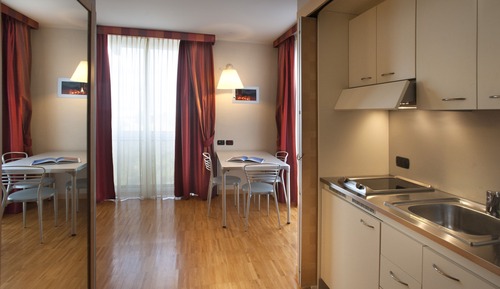 Studio, Kitchenette