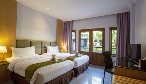 Deluxe Room, Pool View