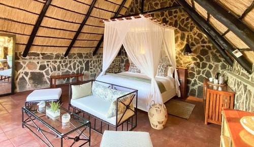 Honeymoon Suite, 1 King Bed, Mountain View