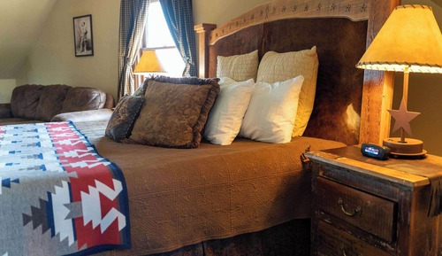 Suite, 1 King Bed, Non Smoking