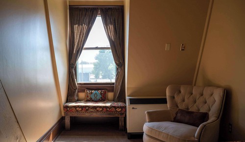 Standard Room, 1 Queen Bed, Non Smoking (Walk-in Shower)