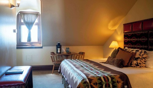 Standard Room, 1 King Bed, Non Smoking (Walk-in Shower)