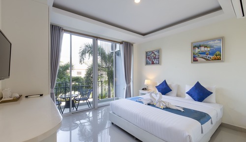 Deluxe Double Room, 1 King Bed, Balcony, City View