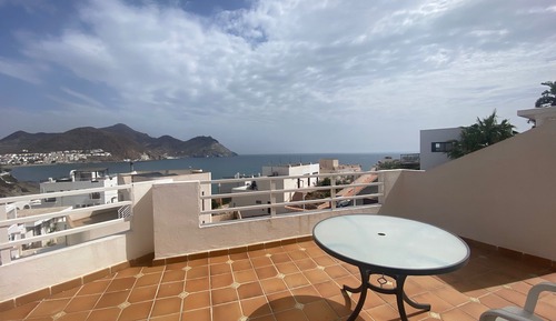 Classic Apartment, 2 Bedrooms, Sea View