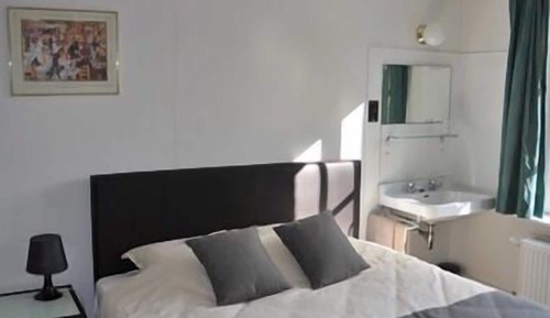 Triple Room, Shared Bathroom