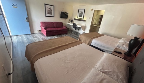 Suite, 2 Queen Beds, Non Smoking
