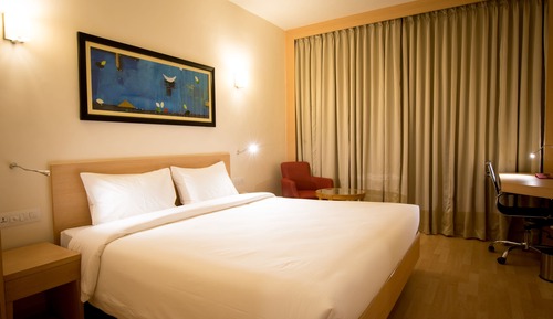 Executive Suite, 1 King Bed, Smoking