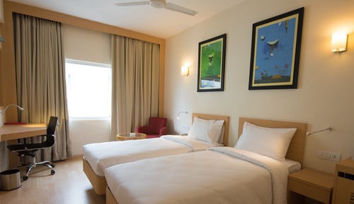 Business Room, 1 Queen Bed, Smoking