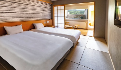 Duplex, 2 Twin Beds (Japanese)