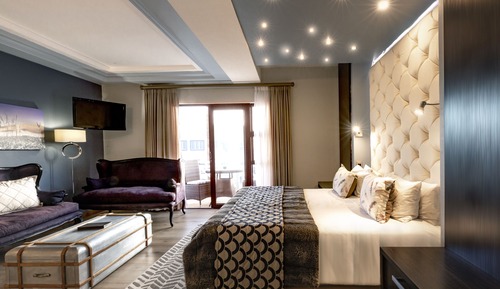 Superior Double Room, 1 King Bed, Partial Sea View