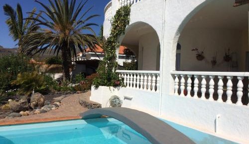 Studio Apartment with Sea View