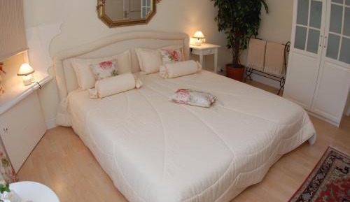 Superior Double Room with Private Bathroom