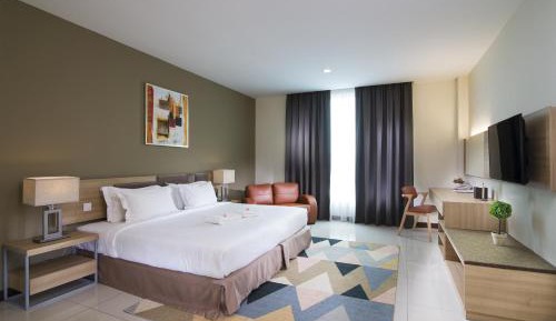 Deluxe King Room
