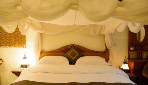 Queen Room with Spa Bath