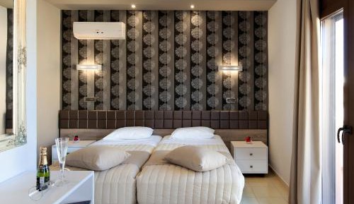 Studio Apartment with Balcony