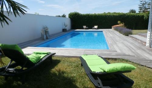 Queen Room with Pool View