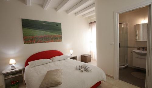 Deluxe Double Room (2 Adults + 1 Child)