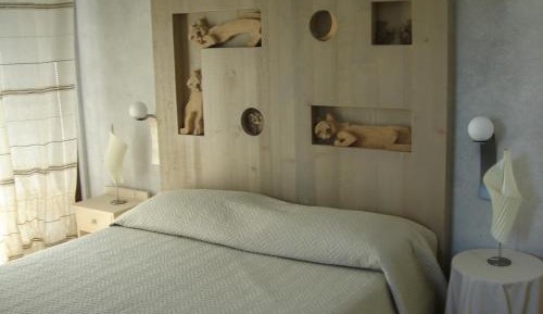 Deluxe Room (2 Adults + 1 Child)