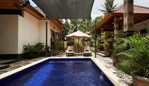 Villa with Garden View