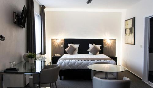 Suite with Hamam Shower