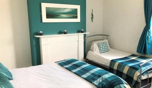 Family Room (2 Adults + 1 Child)