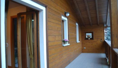 Studio (2 Adults)