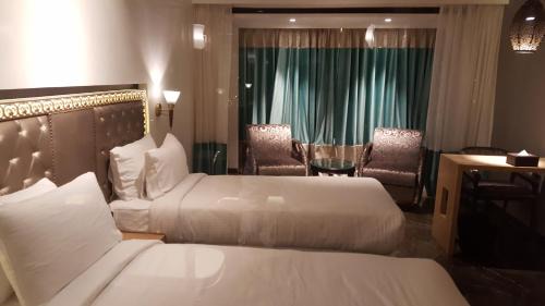 Executive Twin Room 10% discount on Food and Beverage