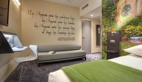 Triple Room with 3 Single Beds